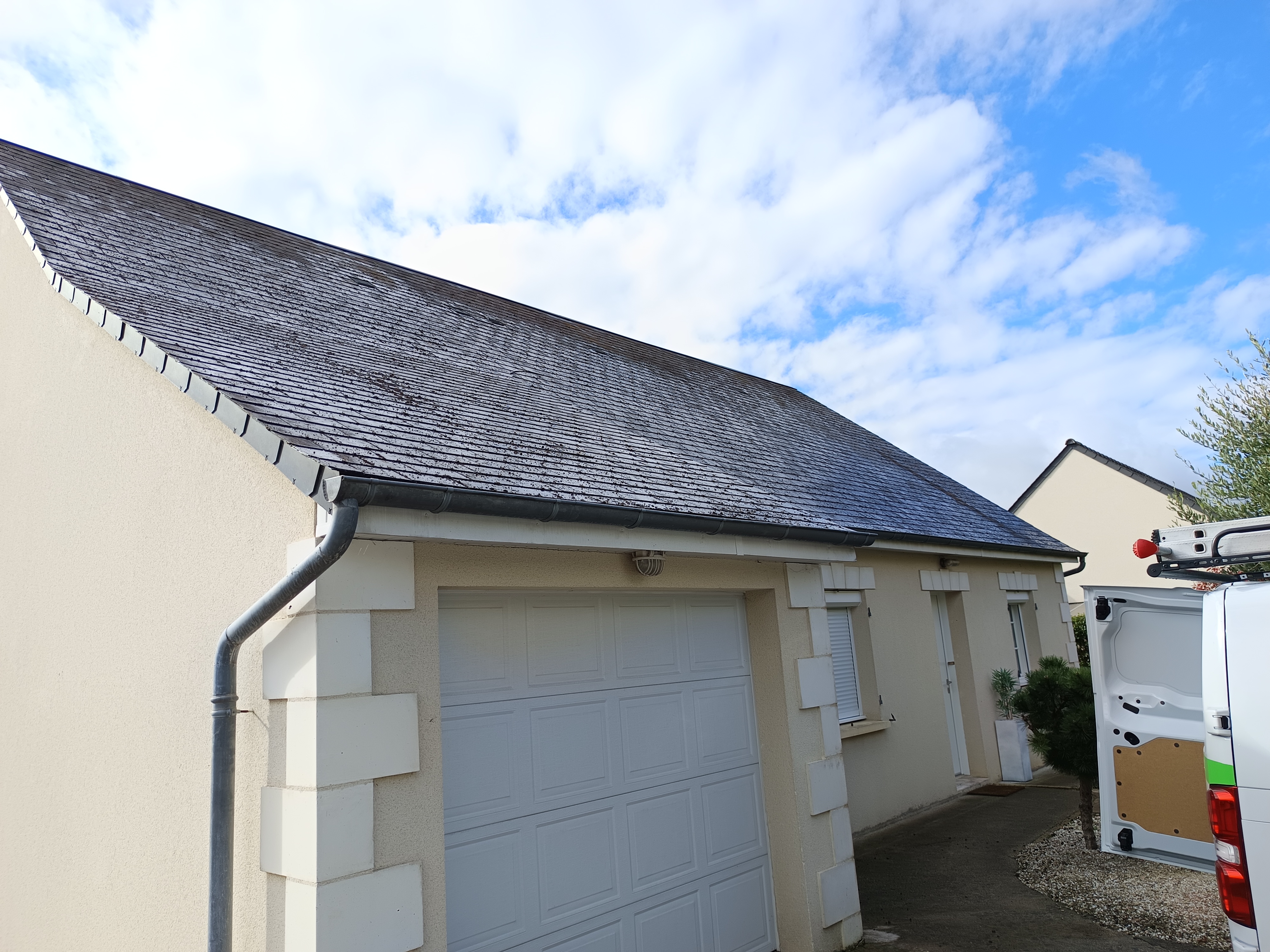 Démoussage toiture Joué-lès-tours